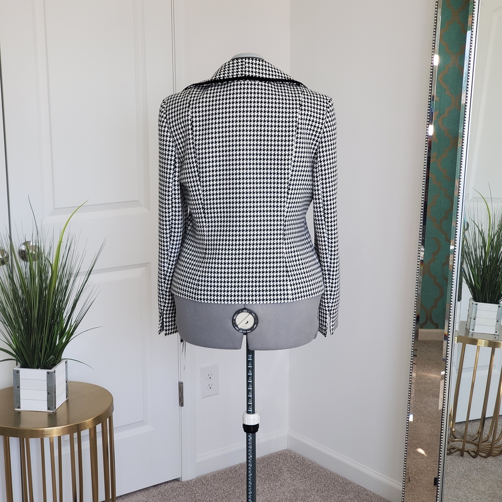 Le Suit Women's Houndstooth Blazer and Skirt Set (Size 12) - Picture 6 of 15